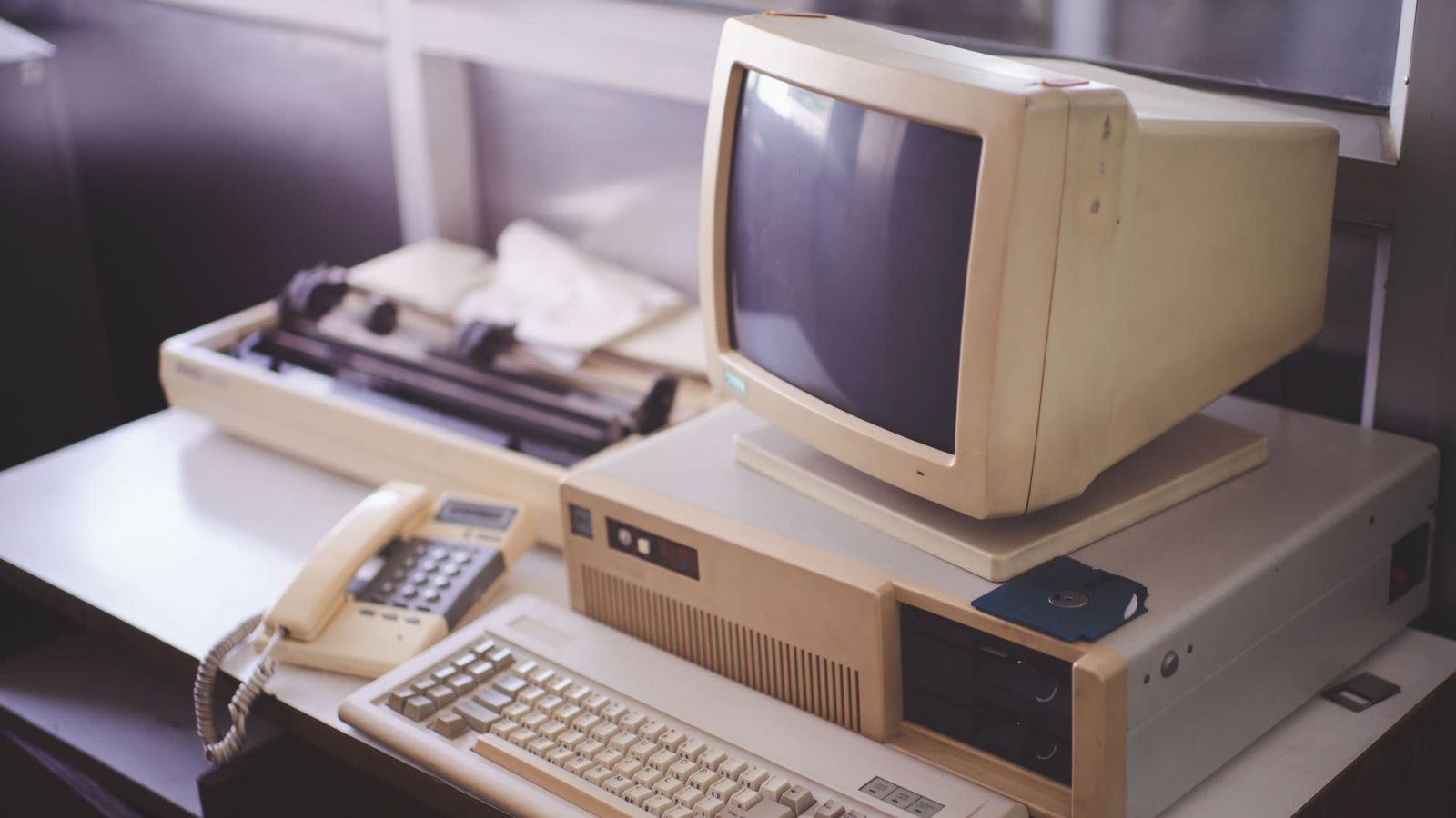 Fedezd fel az IT ipar izgalmas történeteit a 90-es évekből